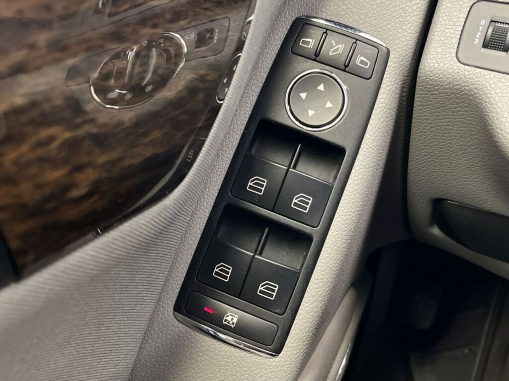 Mercedes-Benz C 2007 Met.Musta