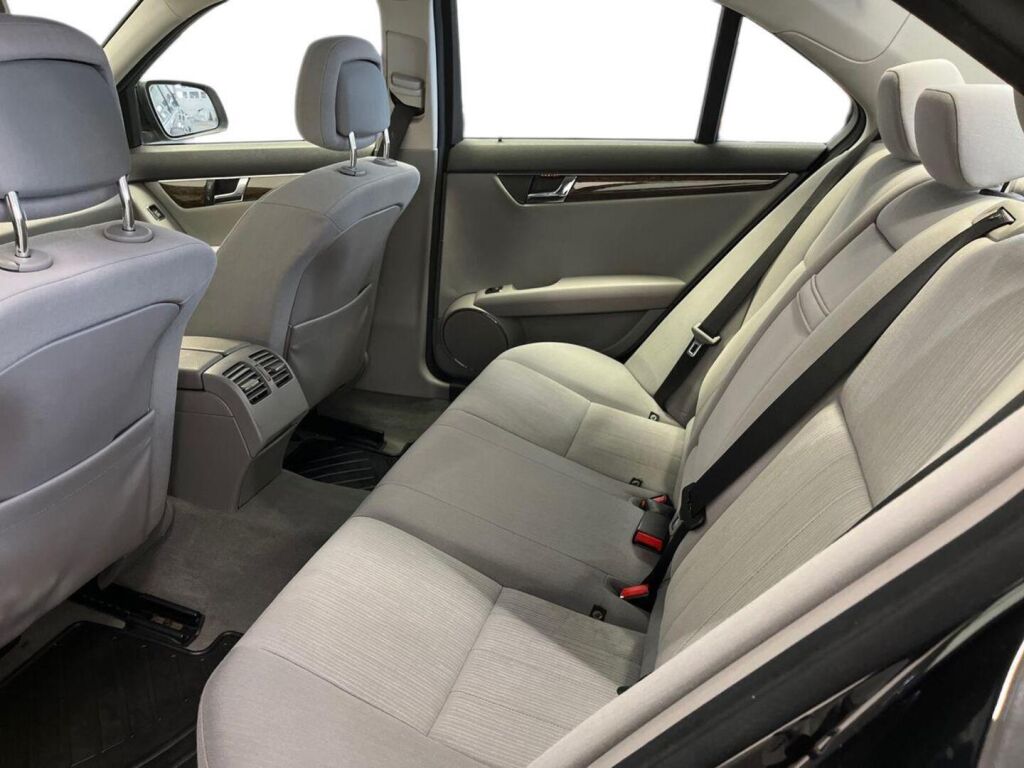 Mercedes-Benz C 2007 Met.Musta