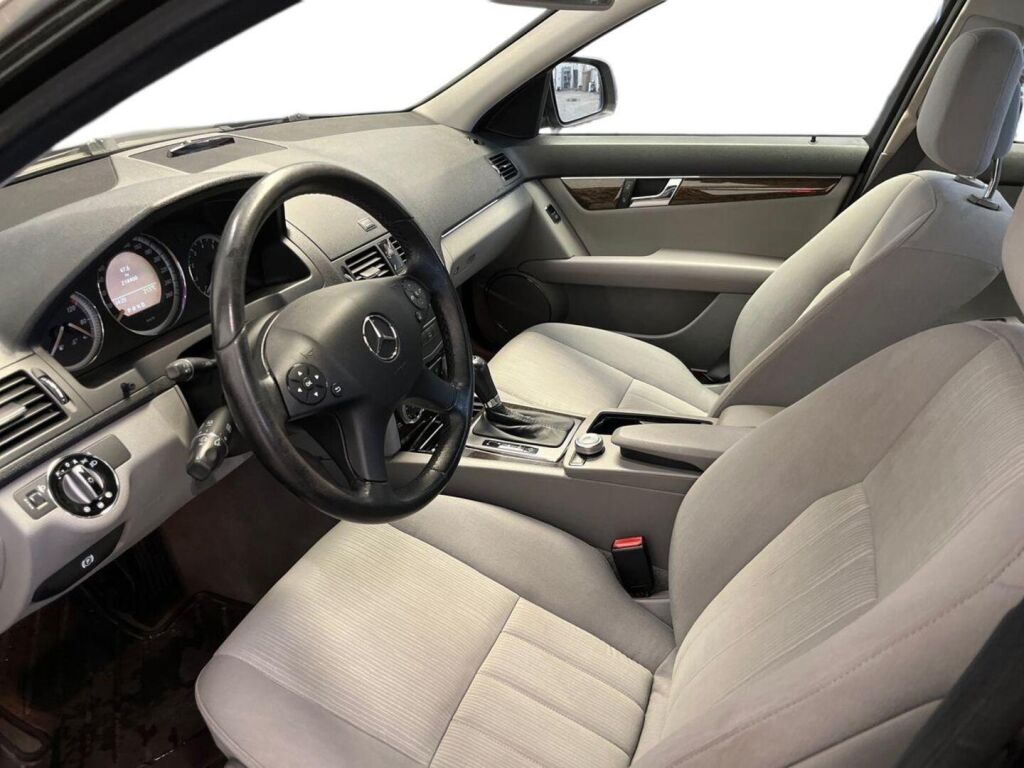 Mercedes-Benz C 2007 Met.Musta