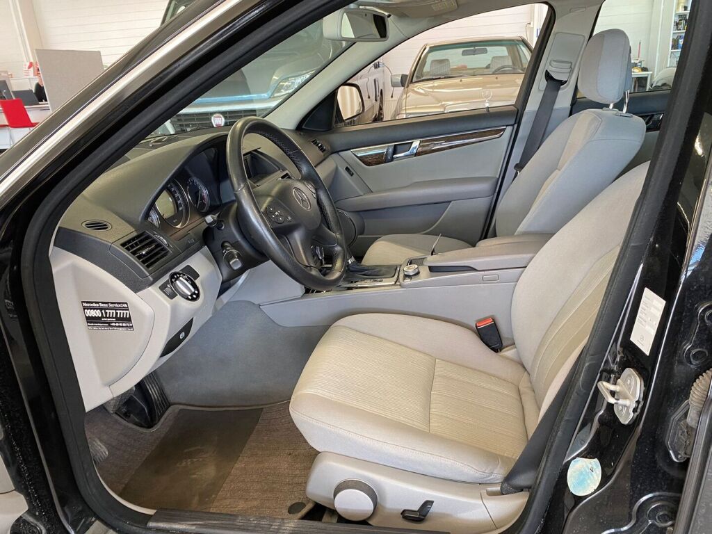 Mercedes-Benz C 2007 Met.Musta