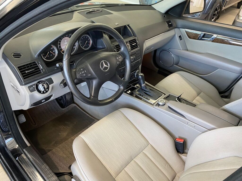 Mercedes-Benz C 2007 Met.Musta