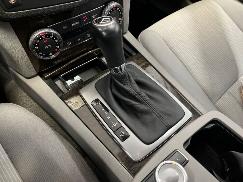 Mercedes-Benz C 2007 Met.Musta