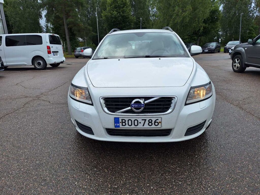 Volvo V50 2011 Valkoinen
