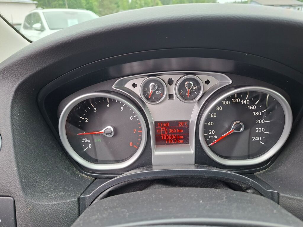 Ford Focus 2011 Harmaa