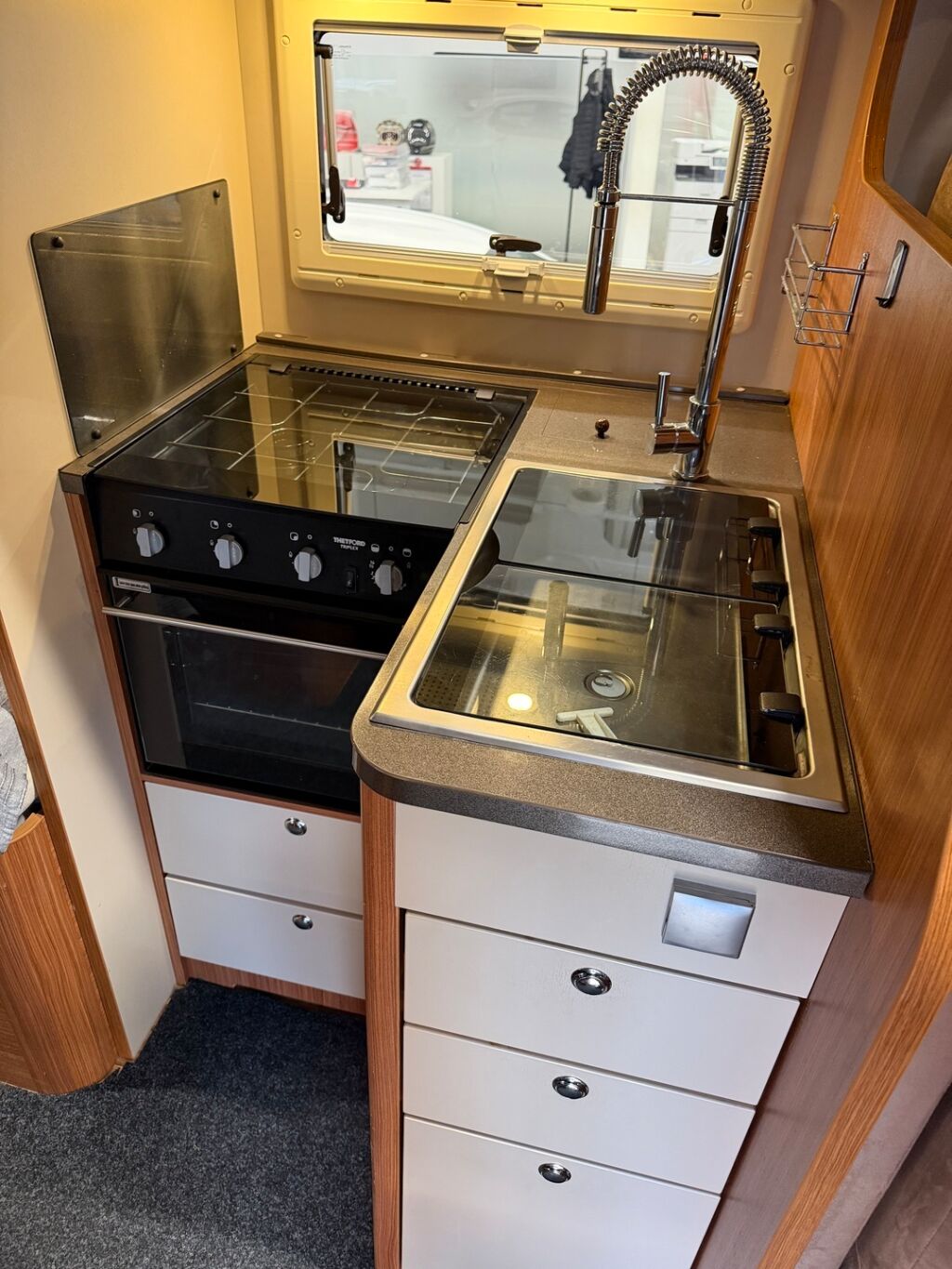 Adria Coral Plus 670 SLT 2012 Harmaa