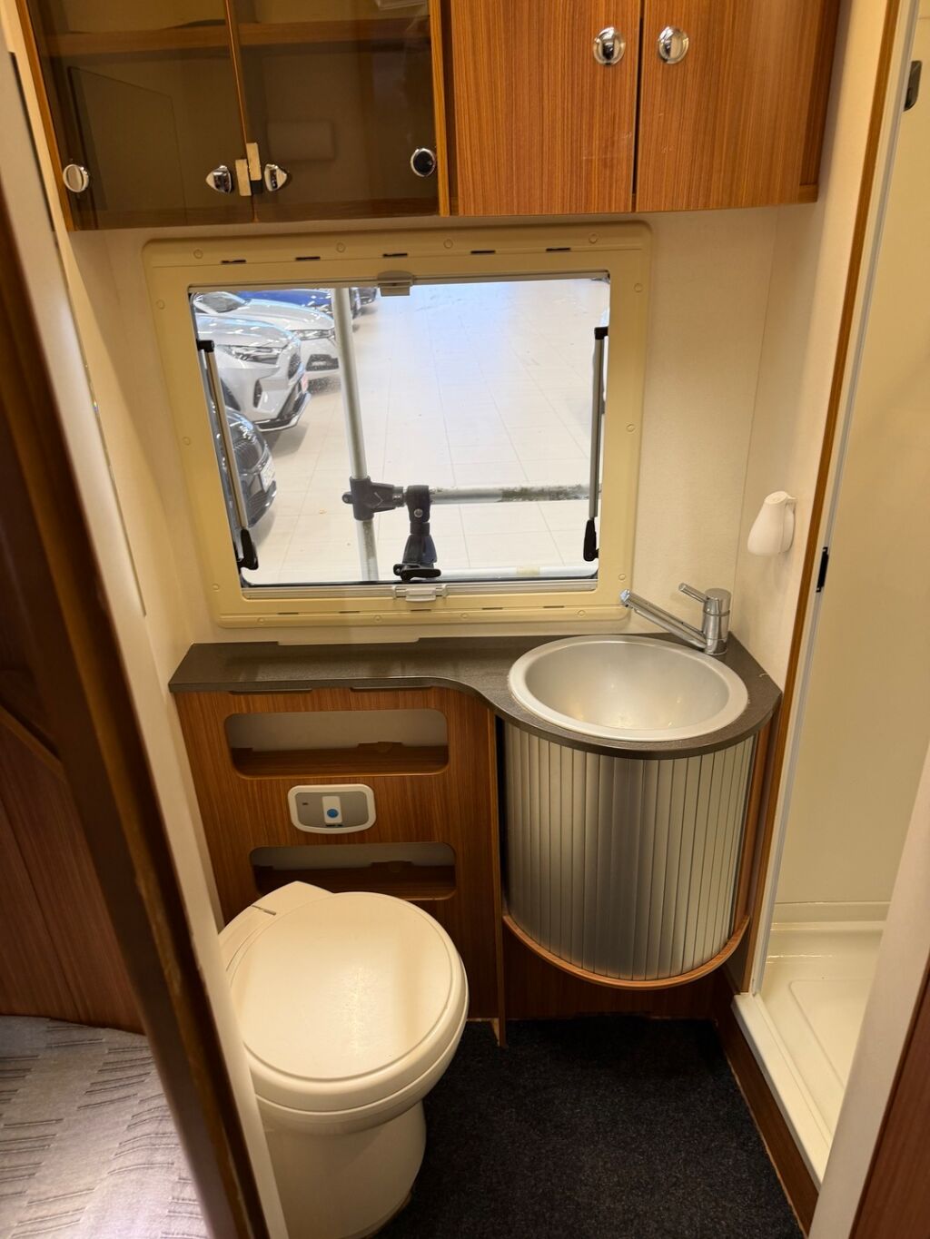 Adria Coral Plus 670 SLT 2012 Harmaa