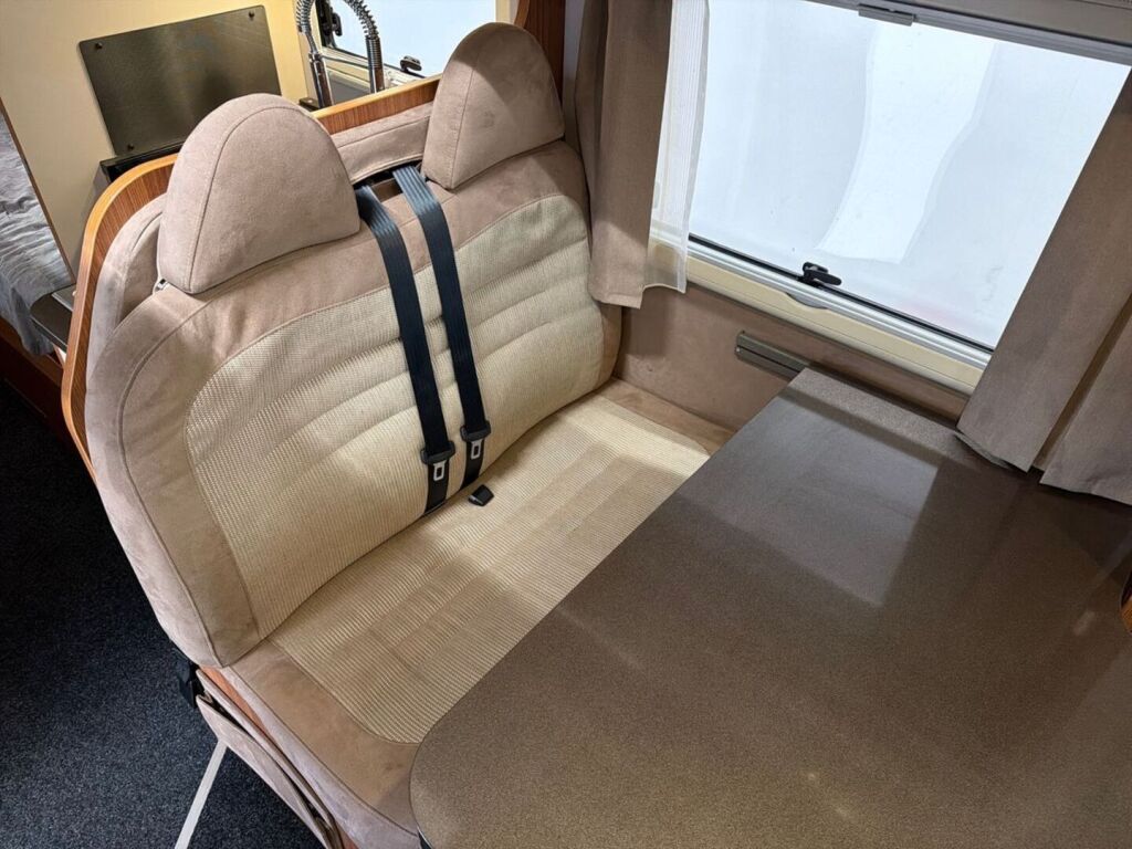 Adria Coral Plus 670 SLT 2012 Harmaa