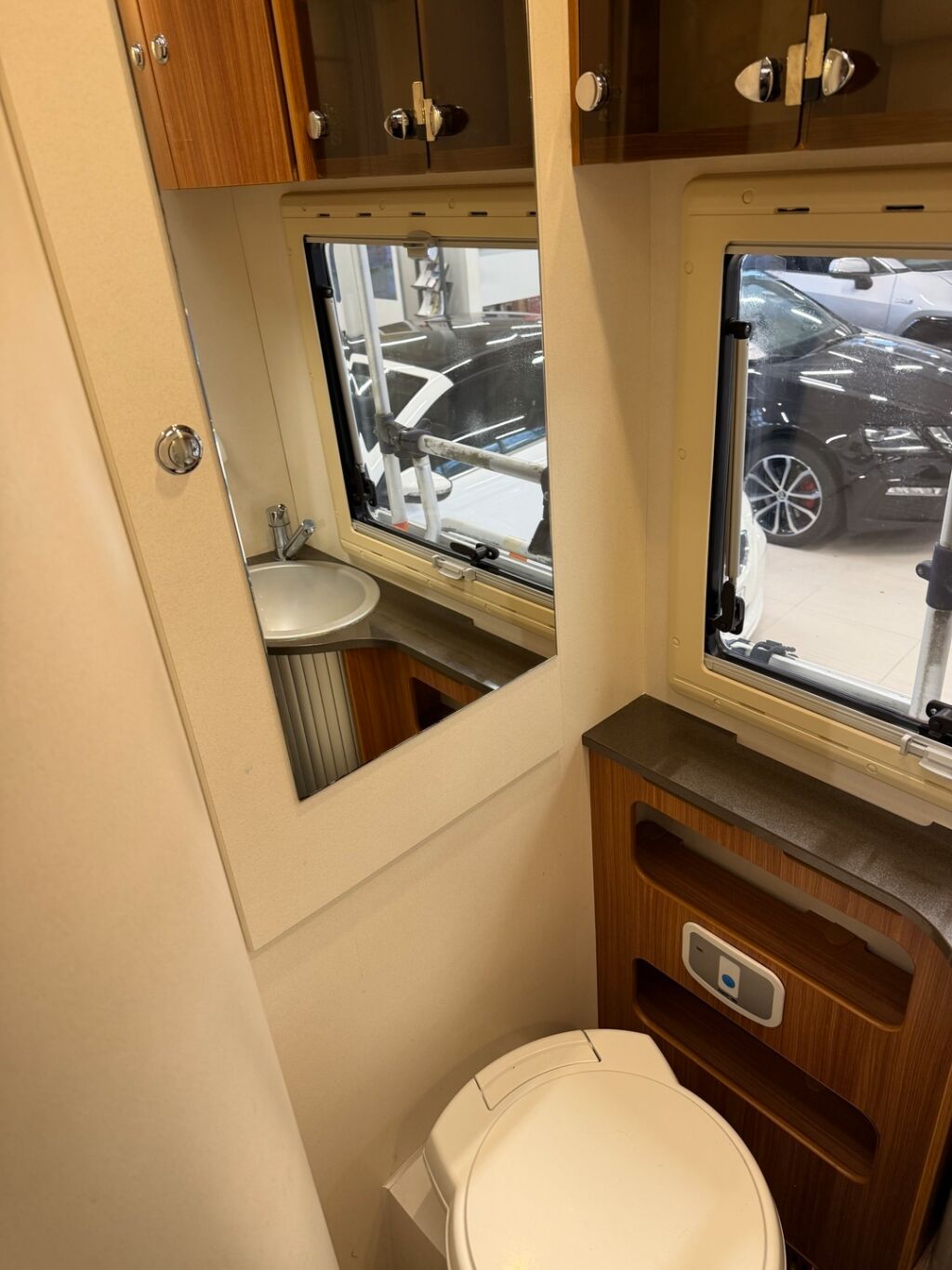 Adria Coral Plus 670 SLT 2012 Harmaa