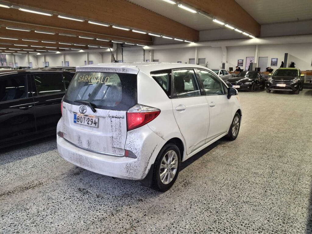 Toyota Verso-S 2011 Valkoinen