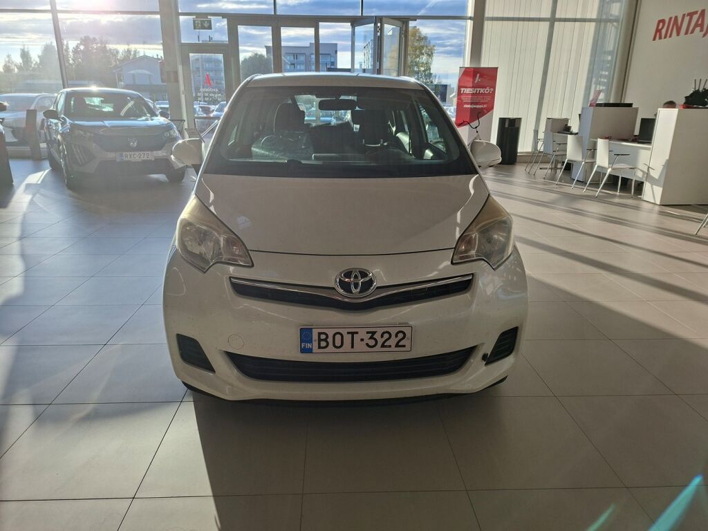 Toyota Verso-S 2011 Valkoinen