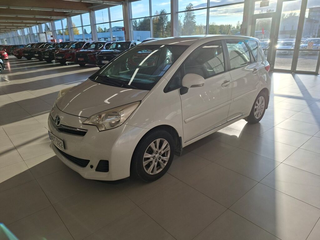 Toyota Verso-S 2011 Valkoinen