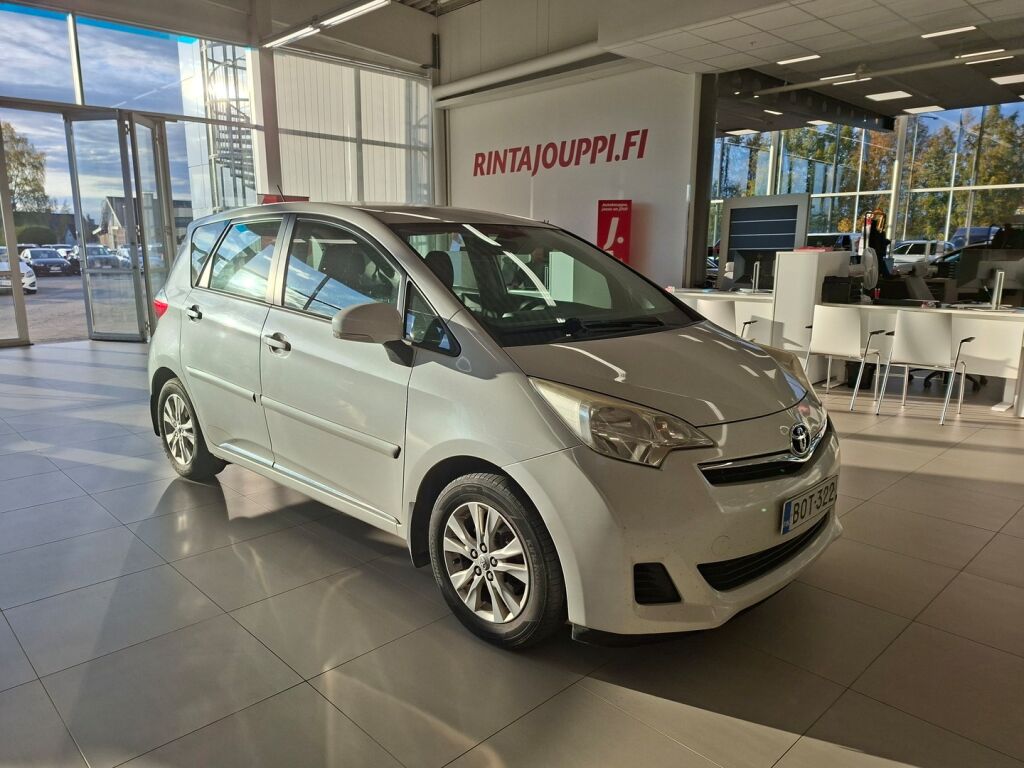 Toyota Verso-S 2011 Valkoinen