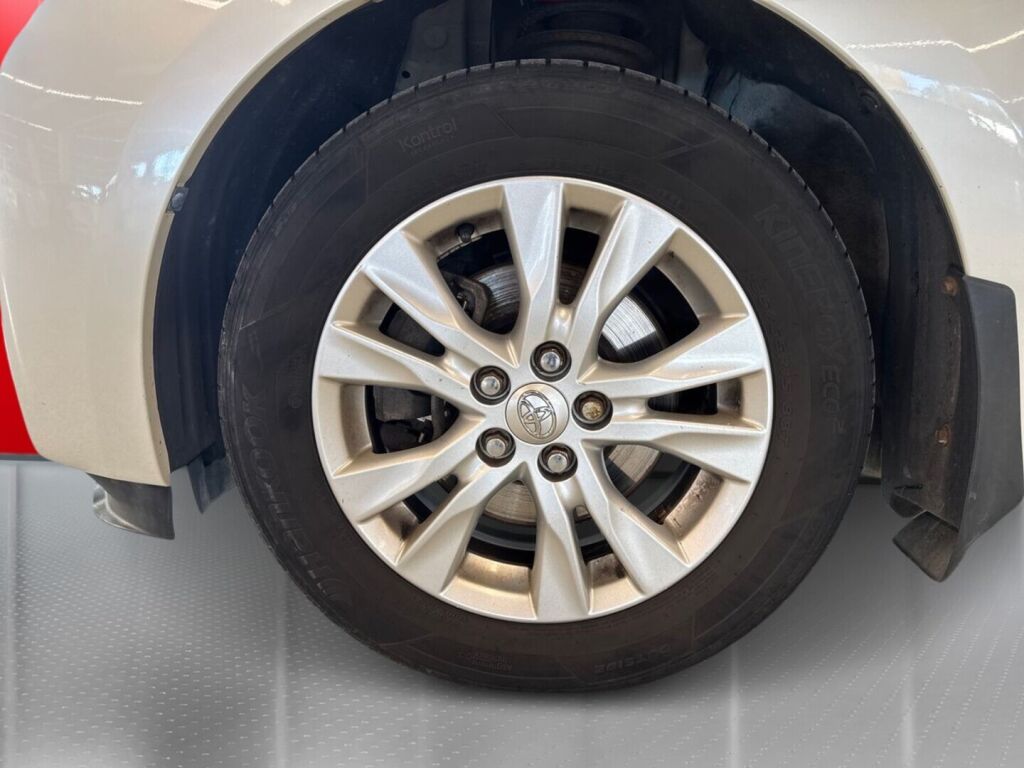 Toyota Verso-S 2011 Valkoinen