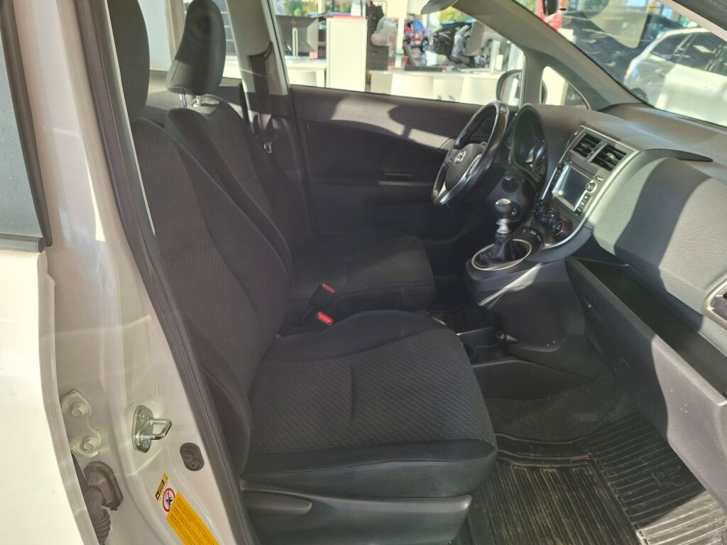 Toyota Verso-S 2011 Valkoinen