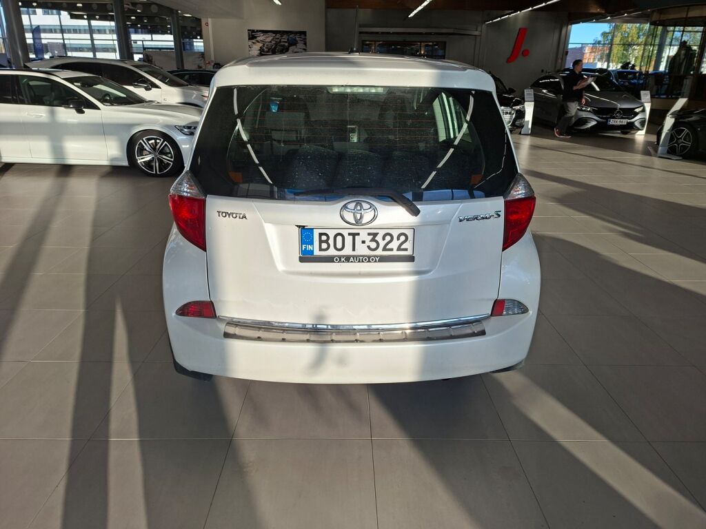 Toyota Verso-S 2011 Valkoinen