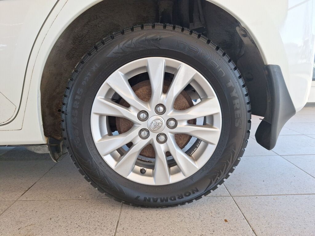 Toyota Verso-S 2011 Valkoinen