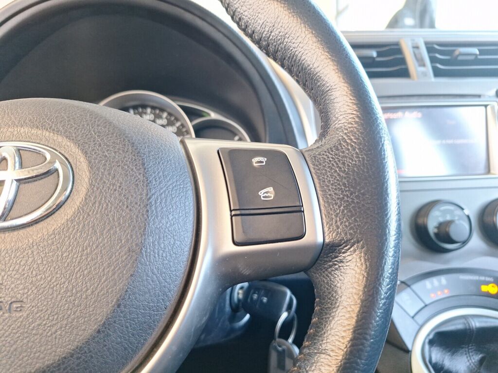 Toyota Verso-S 2011 Valkoinen