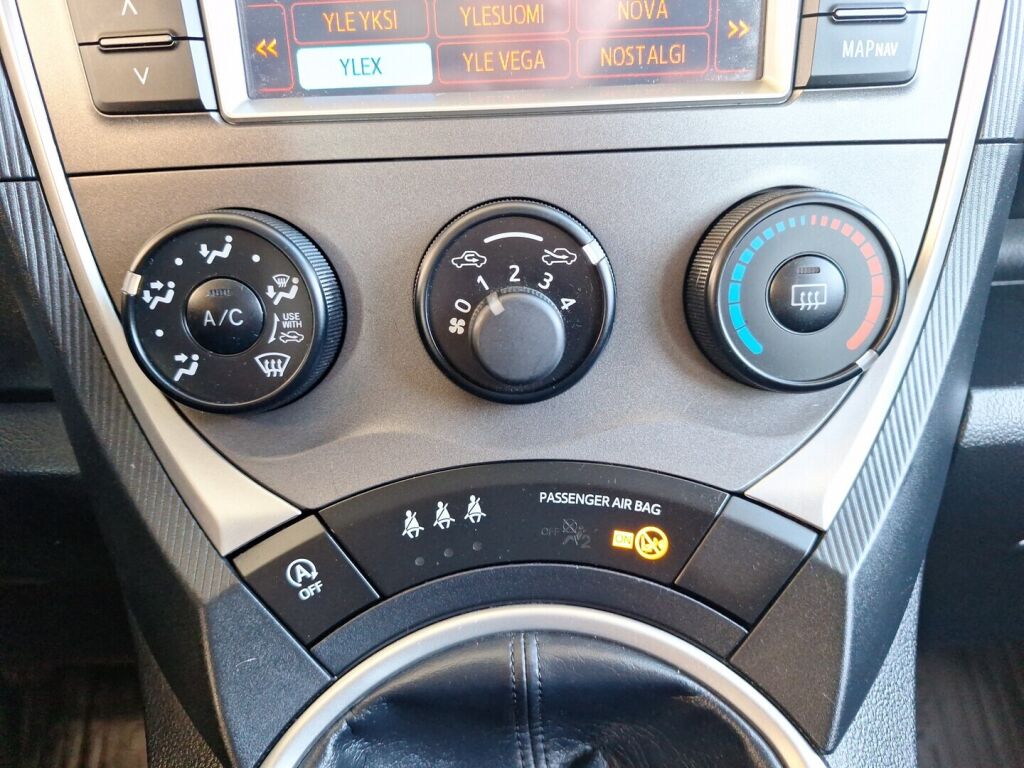 Toyota Verso-S 2011 Valkoinen