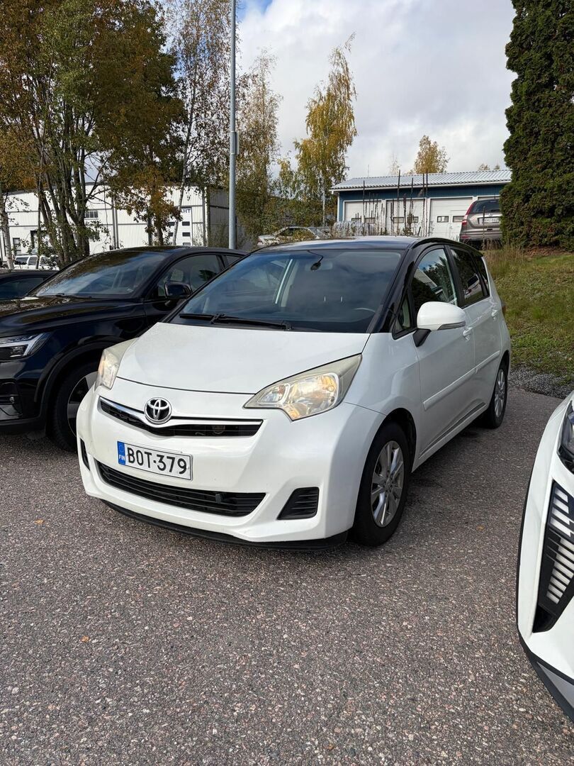 Toyota Verso-S 2011 Valkoinen