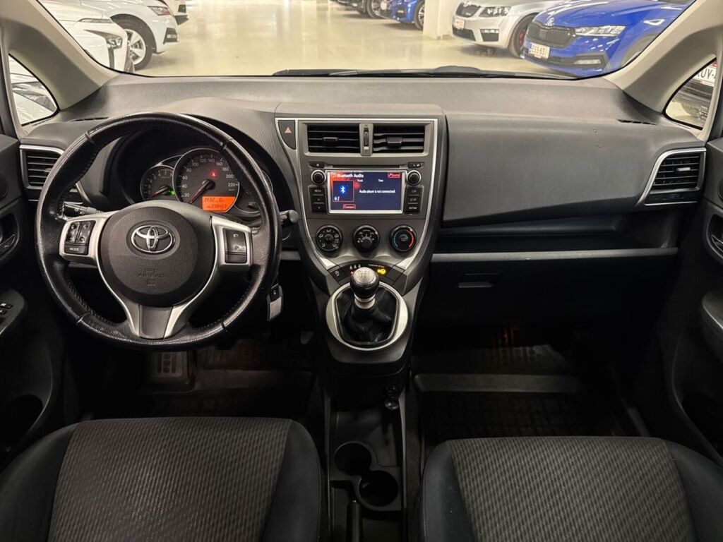 Toyota Verso-S 2011 Valkoinen