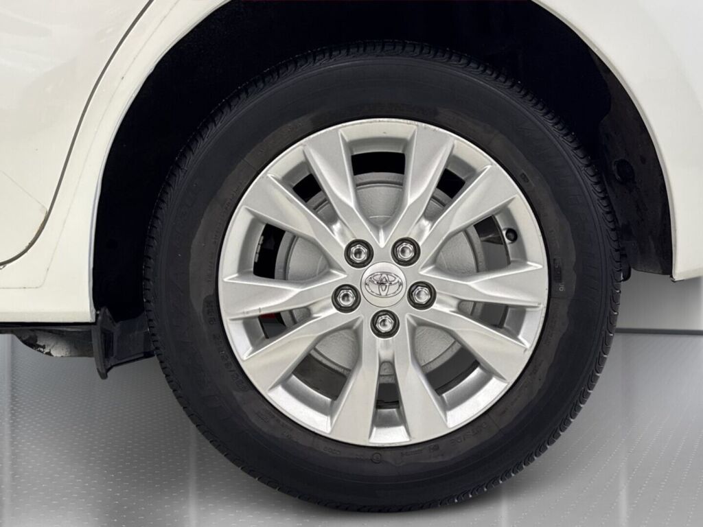 Toyota Verso-S 2011 Valkoinen