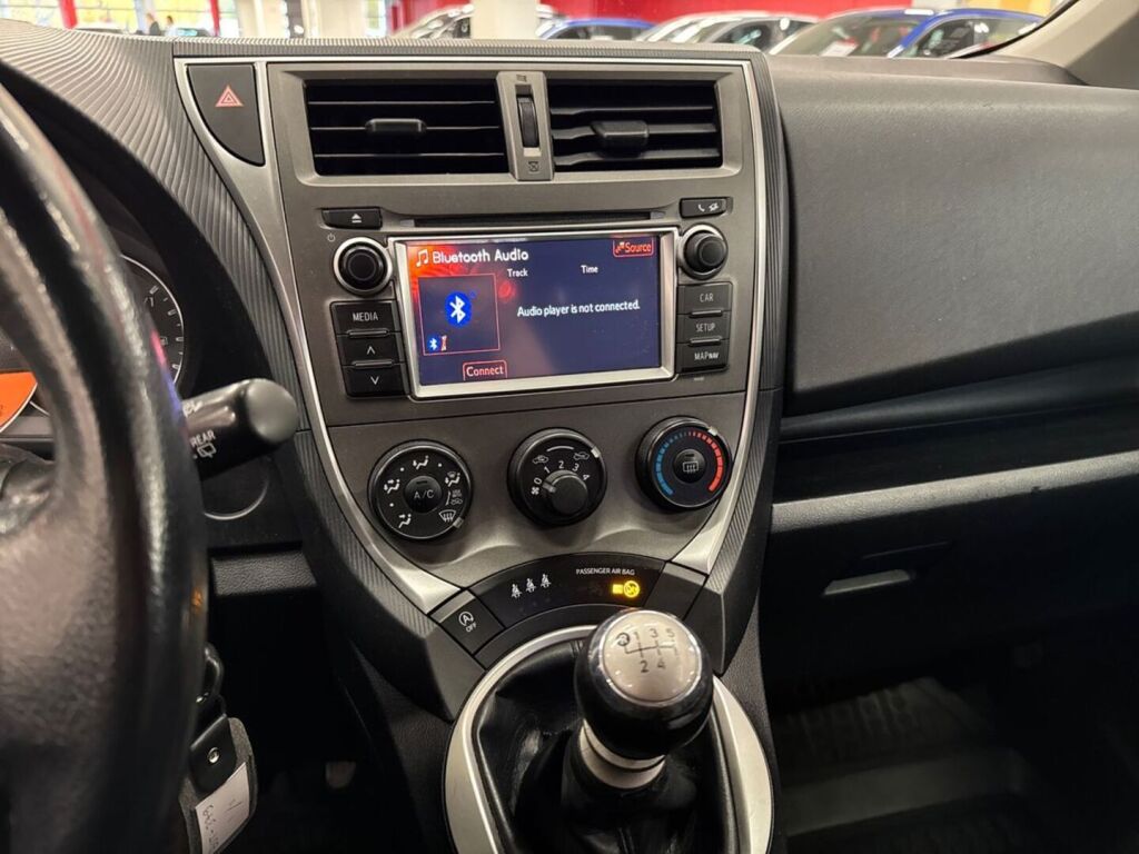 Toyota Verso-S 2011 Valkoinen