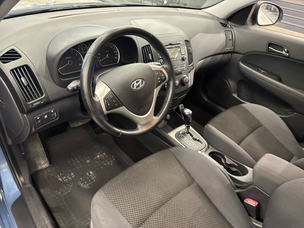 Hyundai i30 2011 Sininen