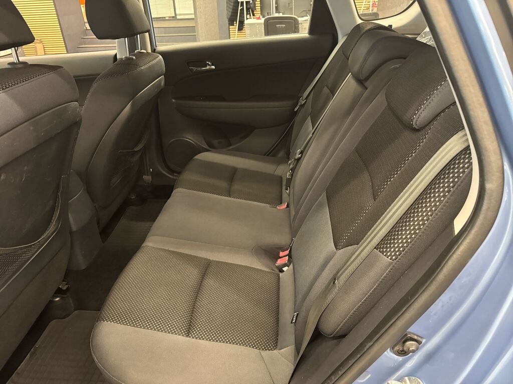 Hyundai i30 2011 Sininen