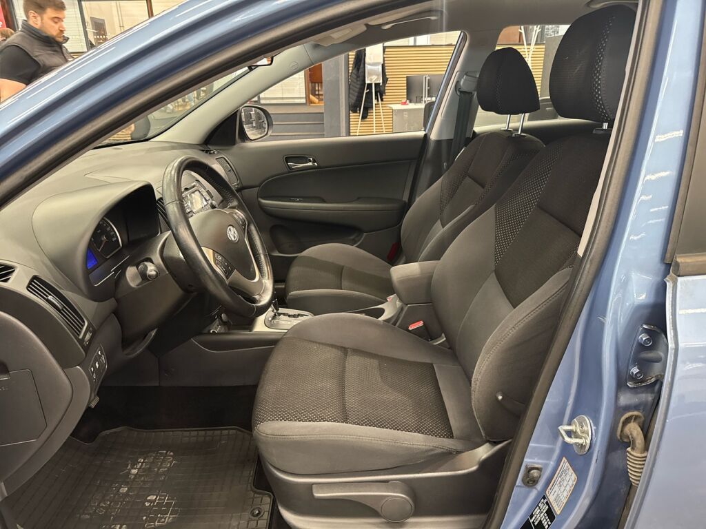 Hyundai i30 2011 Sininen