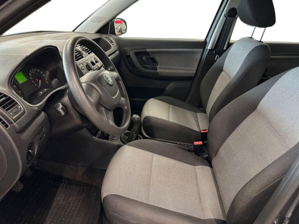 Skoda Fabia 2011 Harmaa