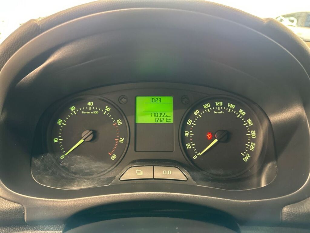 Skoda Fabia 2011 Harmaa