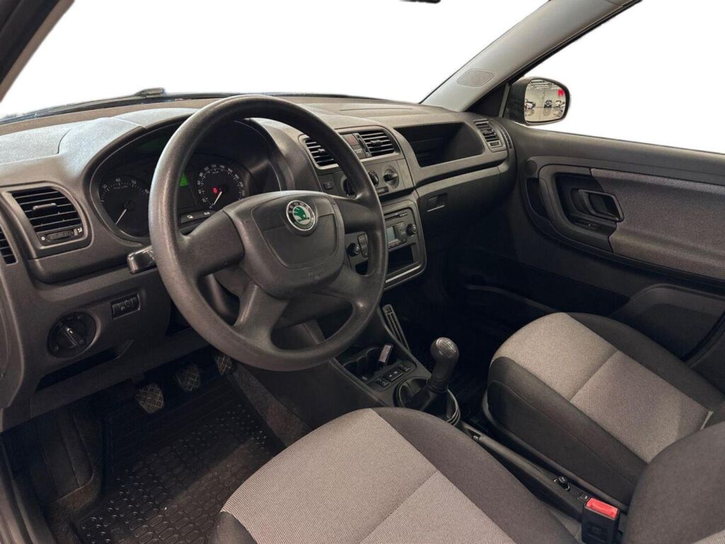 Skoda Fabia 2011 Harmaa