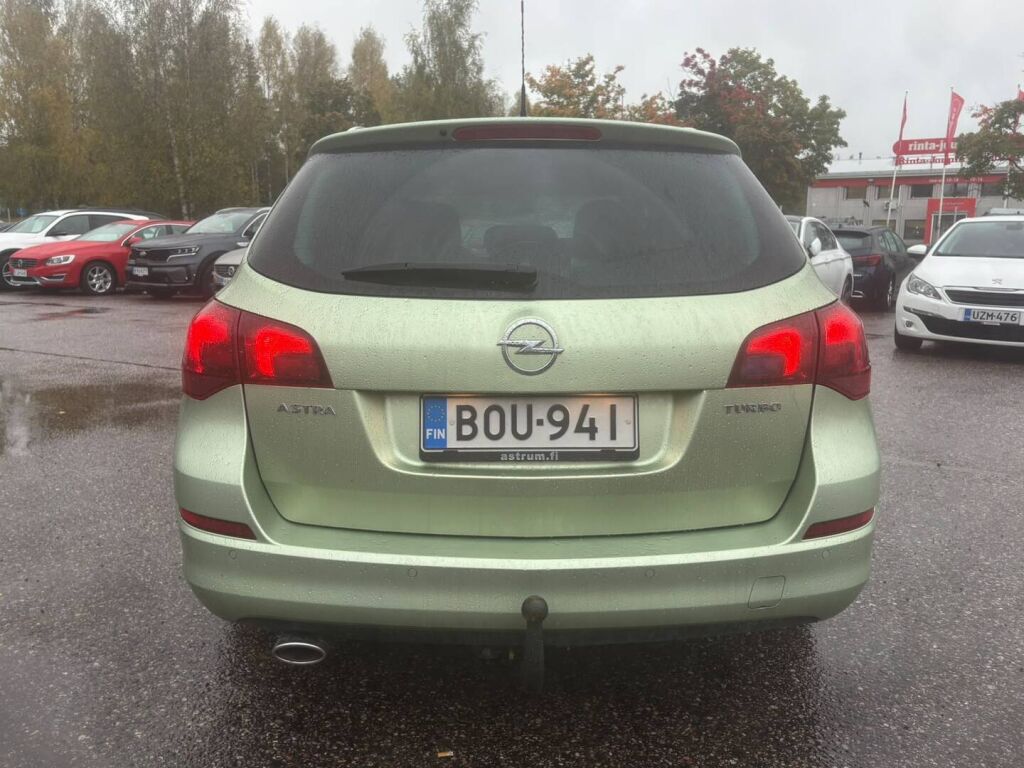 Opel Astra 2011 Vihreä