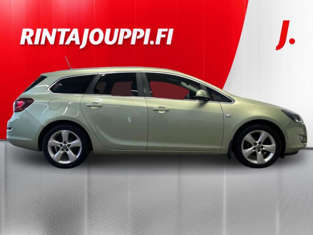 Opel Astra 2011 Vihreä
