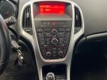 Opel Astra 2011 Vihreä