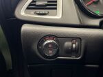 Opel Astra 2011 Vihreä