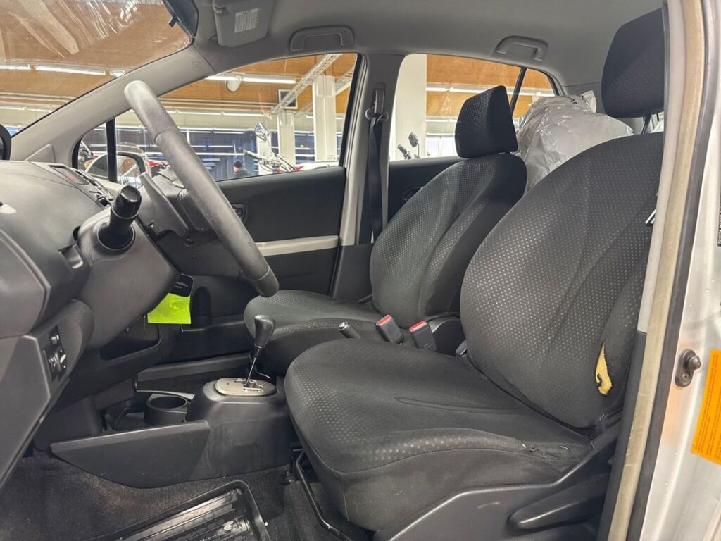 Toyota Yaris 2011 Hopea