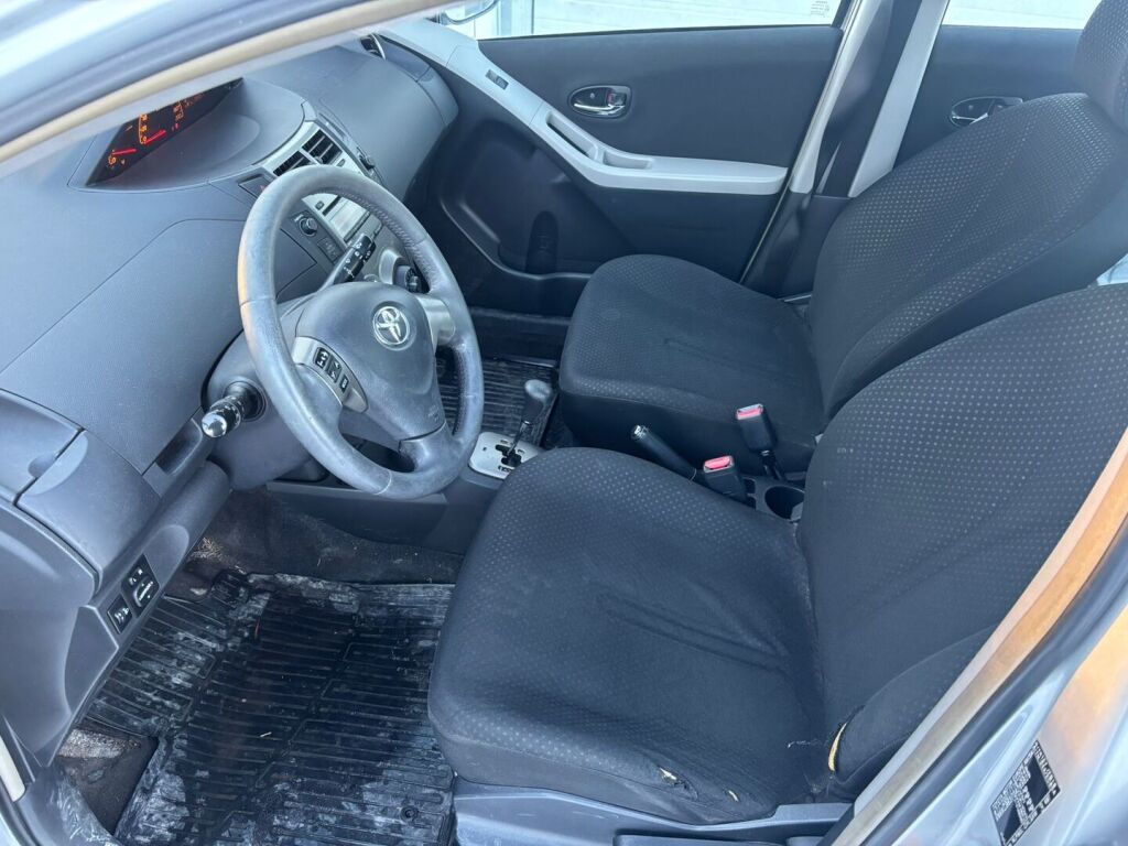 Toyota Yaris 2011 Hopea