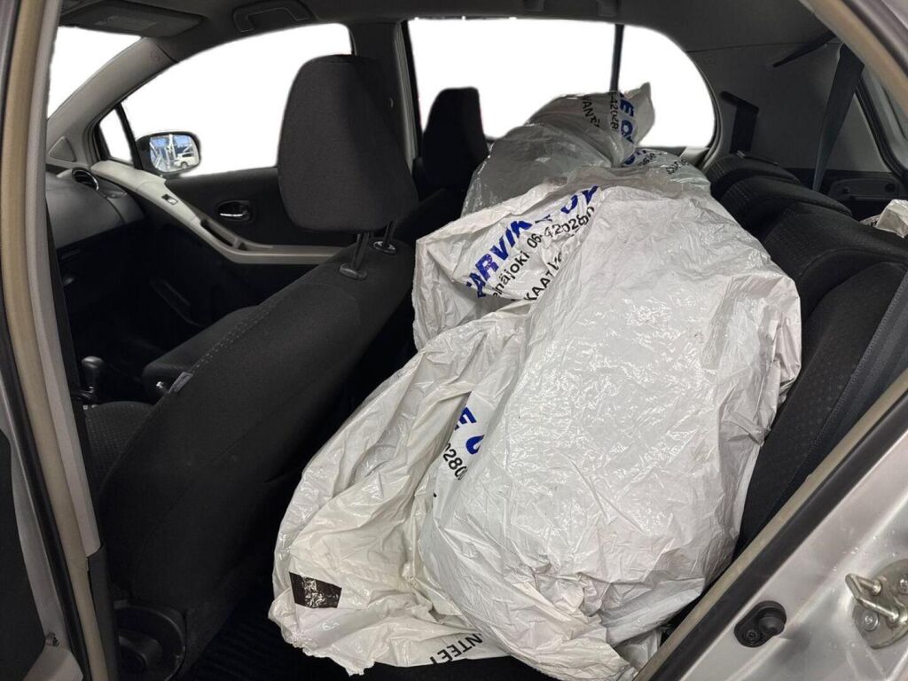 Toyota Yaris 2011 Hopea