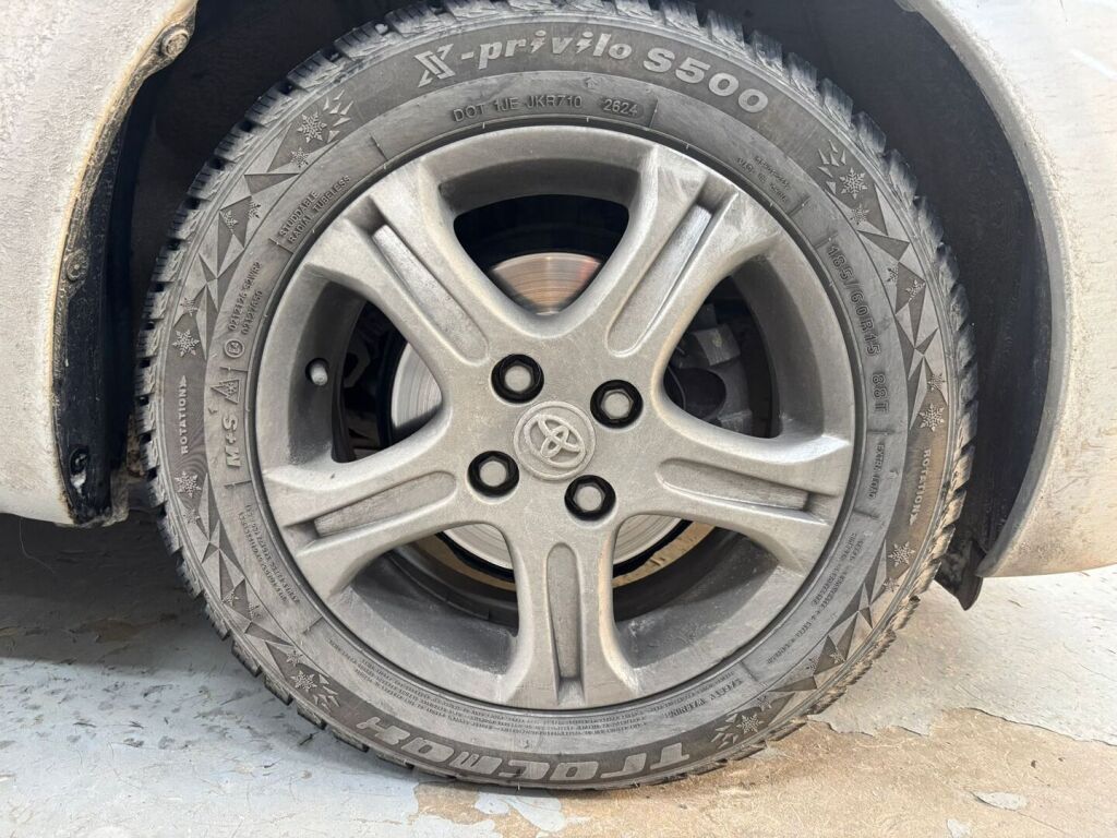 Toyota Yaris 2011 Hopea