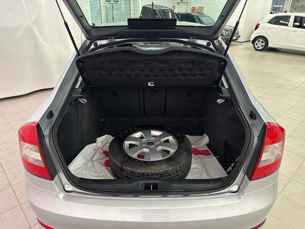 Skoda Octavia 2011 Harmaa