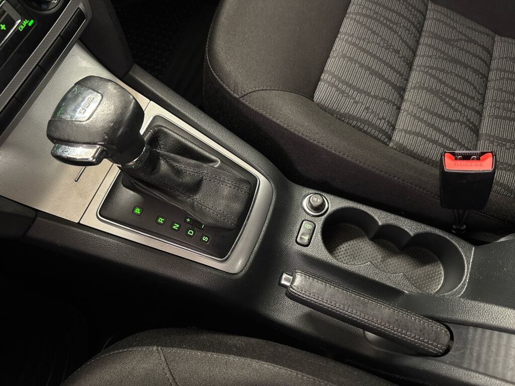 Skoda Octavia 2011 Harmaa