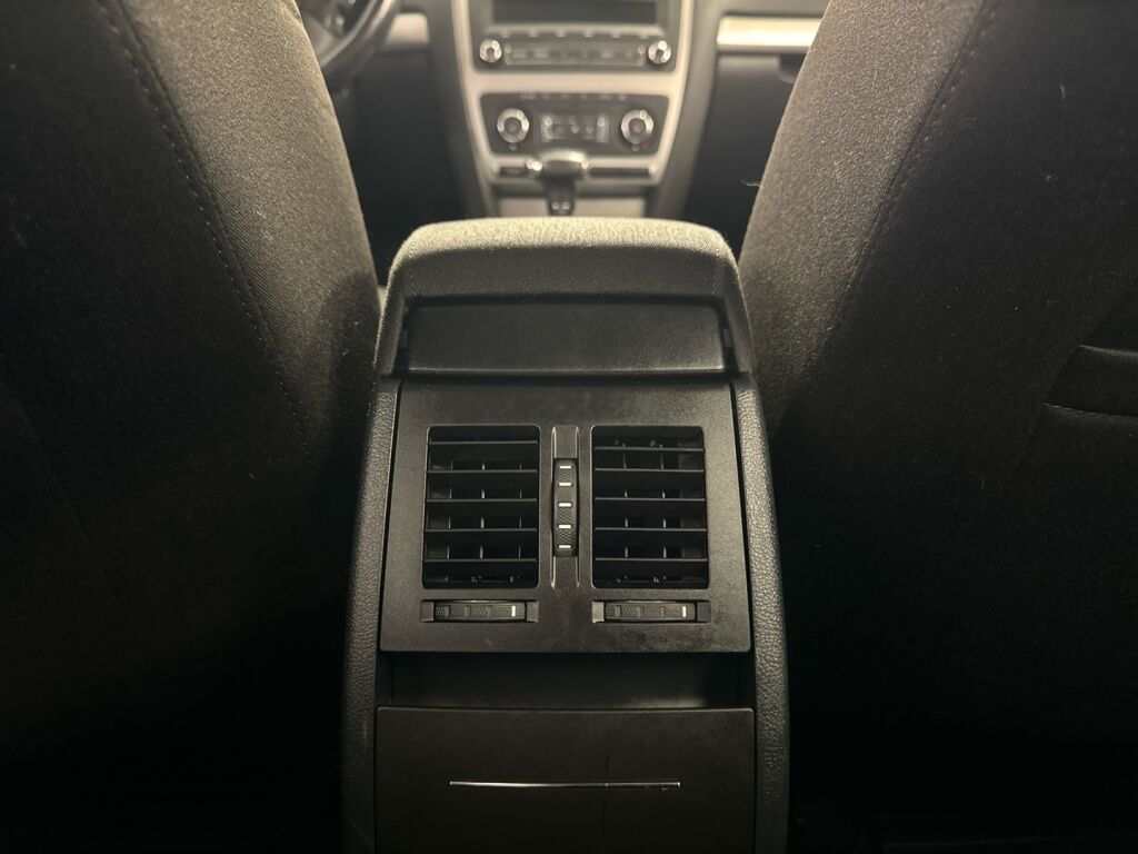 Skoda Octavia 2011 Harmaa