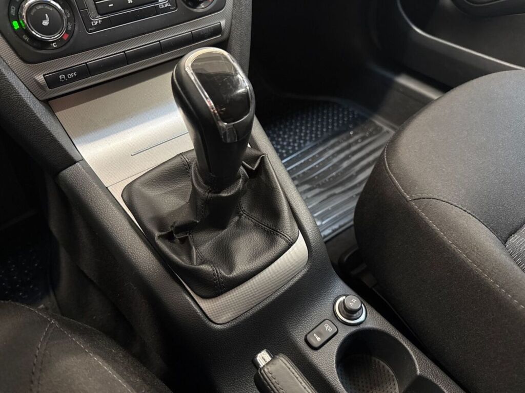 Skoda Octavia 2011 Sininen