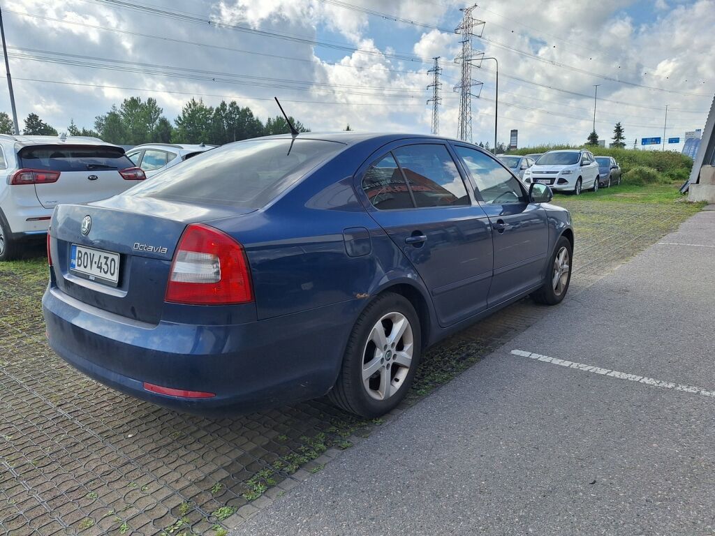 Skoda Octavia 2011 Sininen