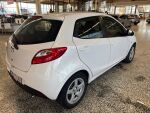 Mazda Mazda2 2011 Valkoinen