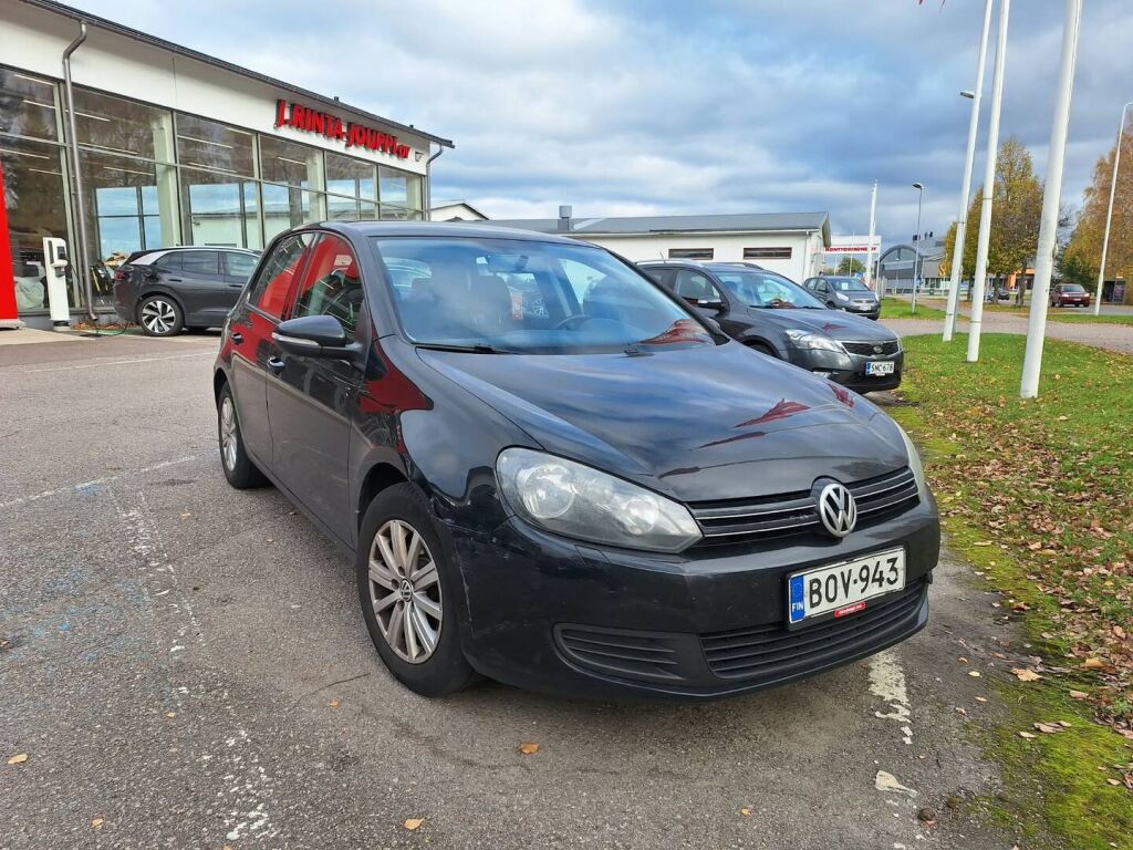 Volkswagen Golf 2011 Musta
