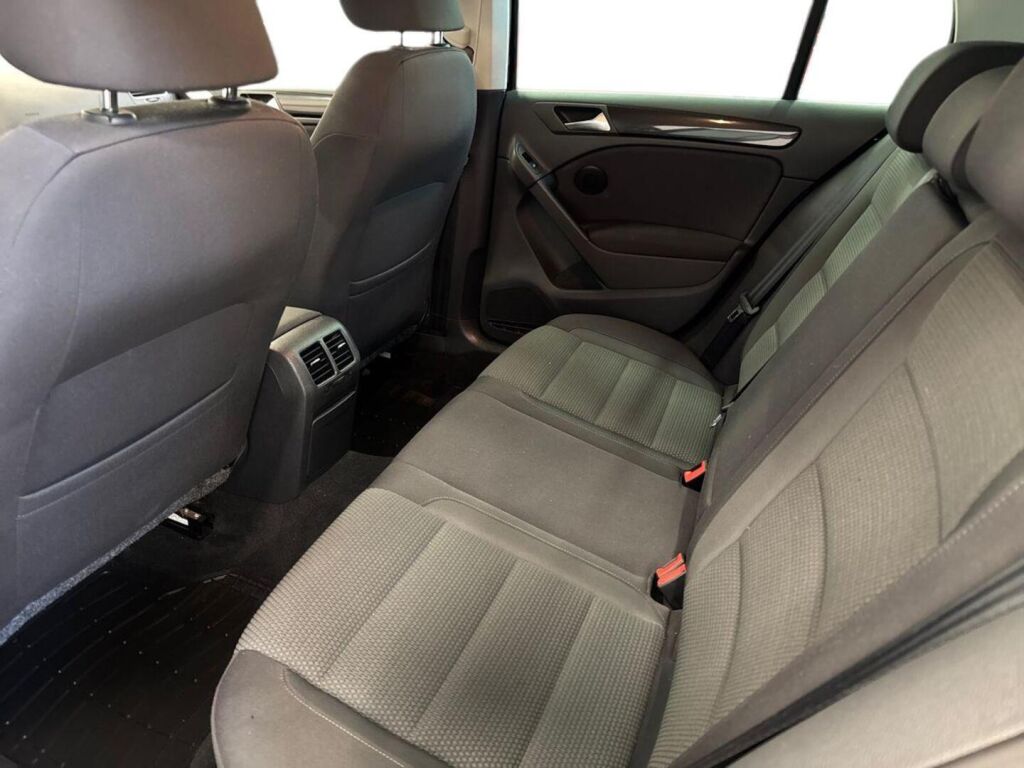 Volkswagen Golf 2011 Musta
