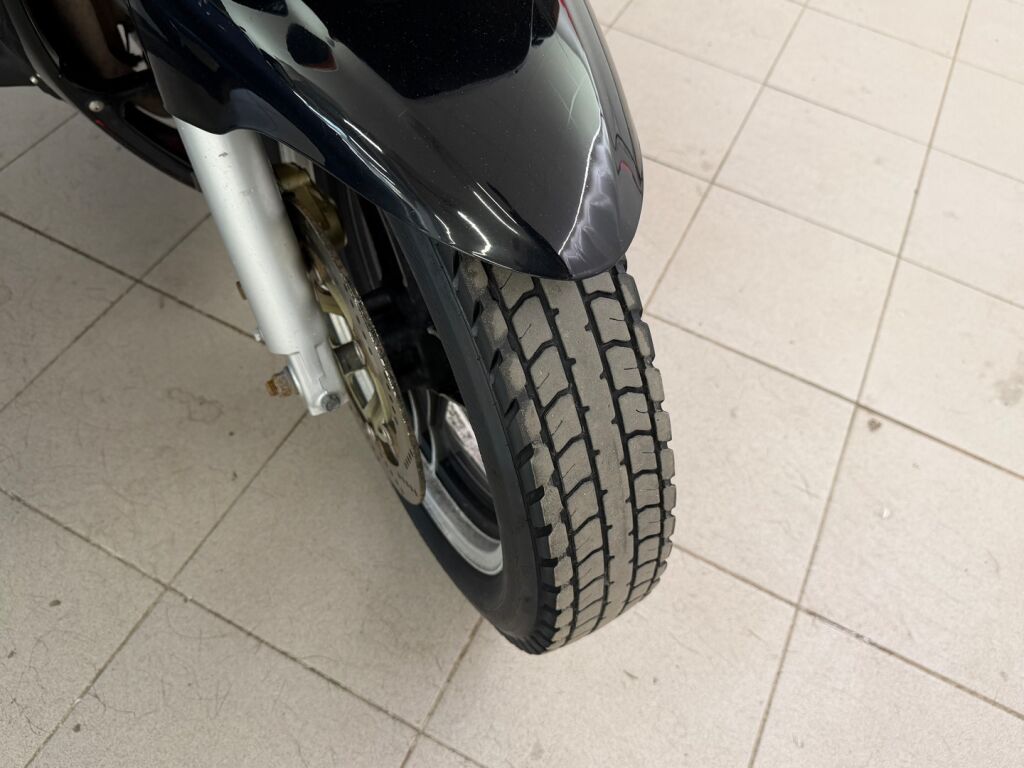 Suzuki GSX 1993 Punainen