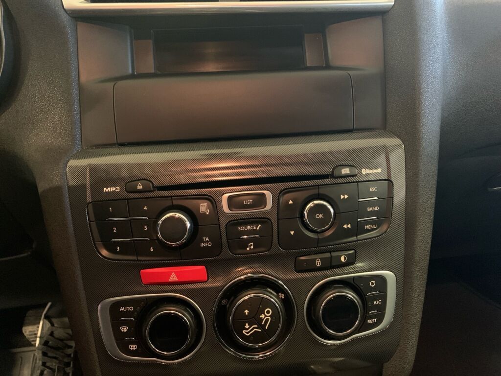 Citroen C4 2011 Ruskea (beige)